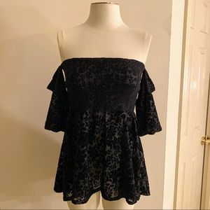 Francesca’s Blk Velvet Burnout Off-Shoulder Top